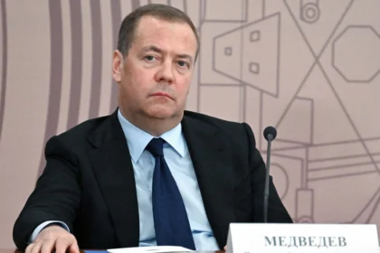 Medvedev: Rusija ne mari za Trumpov teatralni ultimatum