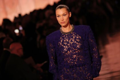 Nevidljiva bolest, ali stvarna borba: Bella Hadid ponovo na lečenju od lajmske bolesti