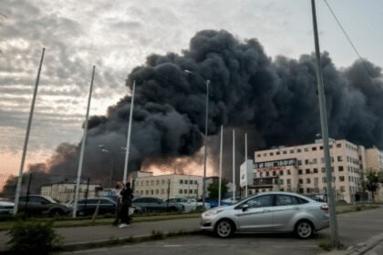 Руски напади широм Украјине, гори зграда владе; Кијев узвратио нападом на нафтовод “Дружба” – Пољска подигла авионе