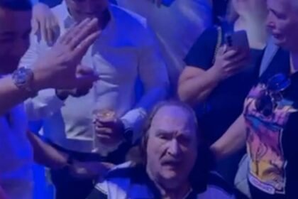 VIDEO Mišo Kovač zapjevao na otvorenju splitske poliklinike: ‘Poljubi zemlju po kojoj hodaš’