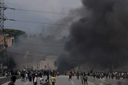 Nepal ukida zabranu društvenih mreža i uvodi policijski sat