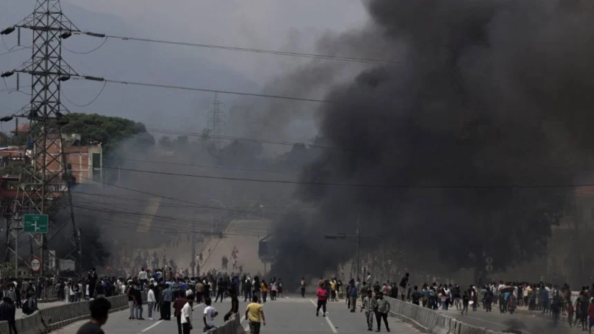 Nepal ukida zabranu društvenih mreža i uvodi policijski sat
