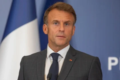 Macron u potrazi za novim premijerom