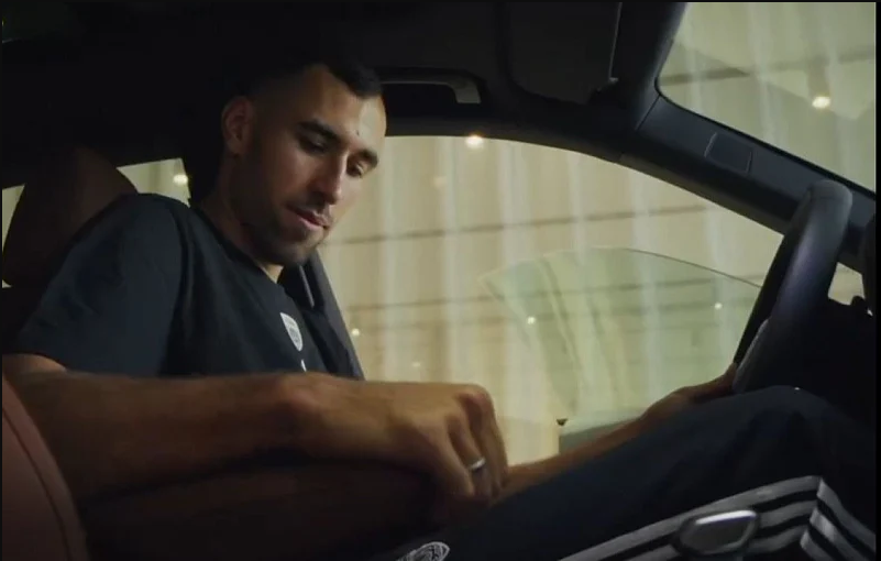 Kamenjaš od Dubaija dobio skupocijeni automobil