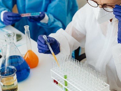 Što industrija bioloških znanosti razumije (i griješi) o umjetnoj inteligenciji