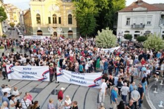 Okupljanje građana koji se protive blokadama u više gradova Srbije