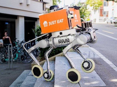 Autonomni robotski psi započeli s dostavom hrane ulicama Züricha