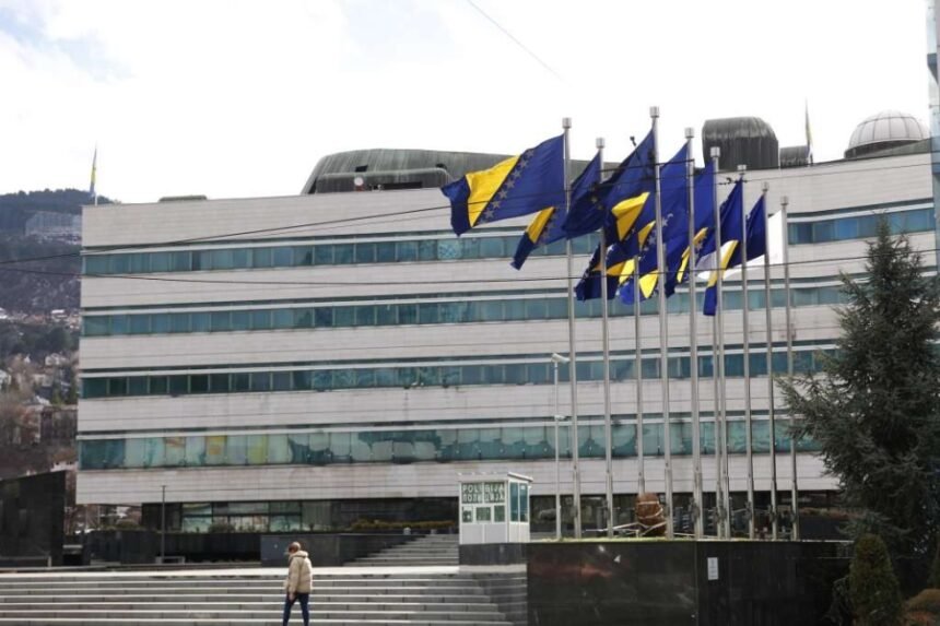 HAOTIČNO STANJE U INSTITUCIJAMA BiH: Sedam godina bez Fonda za reformu javne uprave