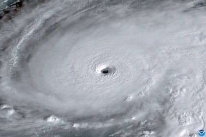 Melissa stigla na Jamajku, troje mrtvih dok su se pripremali za uragan: ‘Ovo je zadnja prilika!’