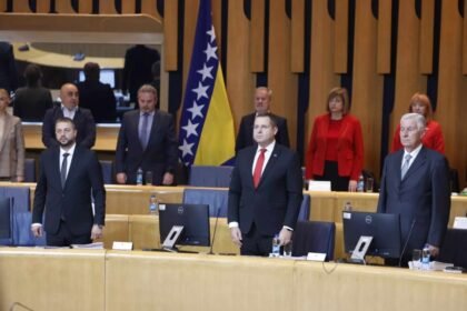 SVI NESTRPLJIVO ČEKAJU SJEDNICU: Kako će SNSD ponovo izbjeći smjene Špirića, Amidžića i Košarca?