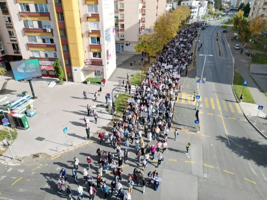 PROTESTNA ŠETNJA U TUZLI: Gdje je ljudskost? Gdje je empatija?