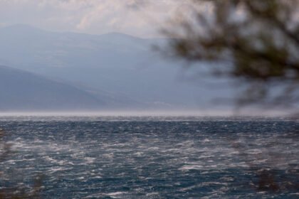U nedjelju povremeno kiša i lokalno obilni pljuskovi! Sredinom tjedna slijedi promjena vremena