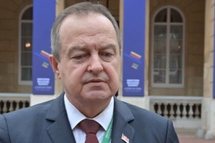 Dačić: Prekinuli smo manipulacije u “slučaju policijske torture nad studenticom”