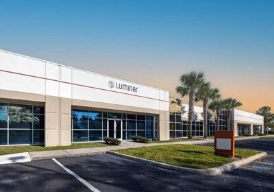 Smijenjeni osnivač Luminara želi kupiti tvrtku koju je stvorio