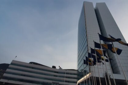 1.000 KM jednokratne pomoći iz budžeta BiH dobit će i oni sa plaćom od tri, četiri i pet hiljada maraka