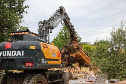 Bageri u akciji! Počelo rušenje bespravnih apartmana u Istri: Evo koliko ih je dosad uklonjeno