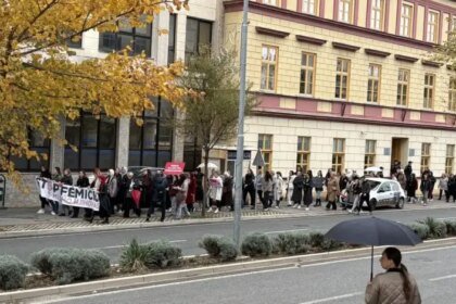 MIRNI PROTEST U MOSTARU: Da se zakoni poštuju, a ubici Aldine Jahić izrekne najstroža kazna
