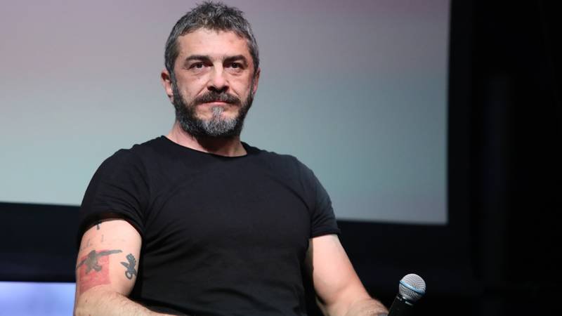 Djevojka je mjesecima uhodila i pratila glumca u Sarajevu pa su je uhitili, a evo o kome se radi…