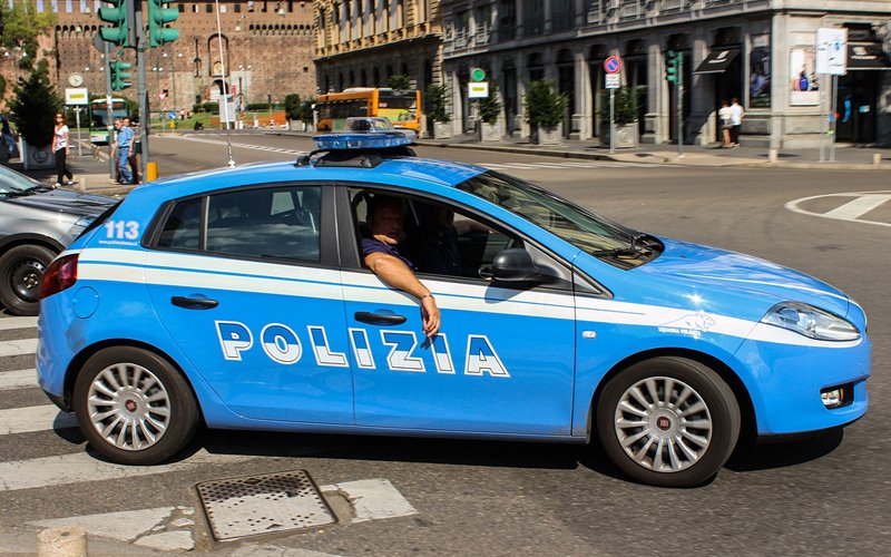 Užas u Rimu: Migranti u parku silovali djevojku (18) pred nemoćnim zaručnikom (24)