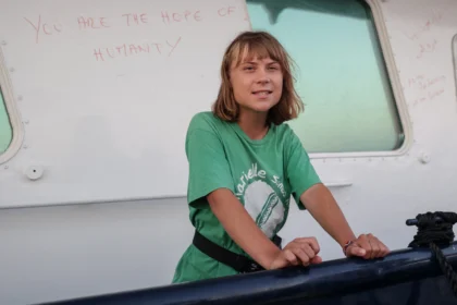 Aktivisti tvrde da je Greta Thunberg zlostavljana u Izraelu