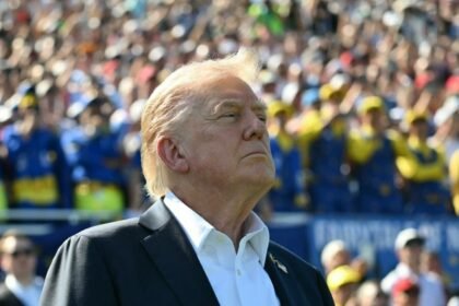 Trump prijeti otkazima i ukidanjem projekata: “Amerikanci bi mogli dobiti čekove od 2000 dolara”