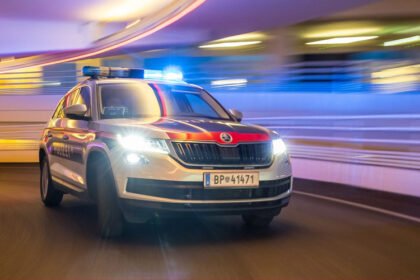 Bečka policija uhapsila Srbina (17): “U krevetu se valjao među kesicama kokaina”