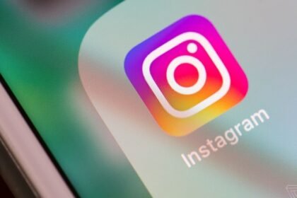 NOVA PRAVILA ZA ULAZAK U AMERIKU: Turisti će morati davati objave na društvenim mreža na provjeru