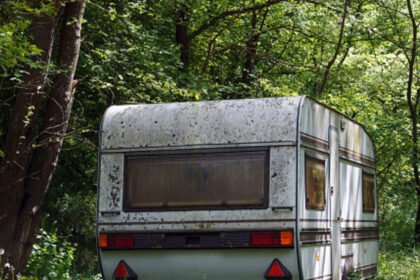 Užas u Gorskom kotaru: Strpali ga u kamp-kućicu i iskorištavali dvije godine, sve su mu uzeli