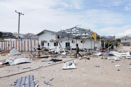 Kambodža tvrdi da Tajland i dalje bombarduje nekoliko sati nakon Trumpovog poziva na prekid vatre
