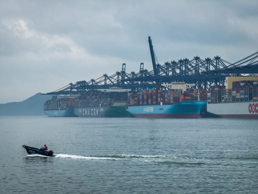 Američke snage upali su na teretni brod koji je putovao iz Kine u Iran: Izvještaj