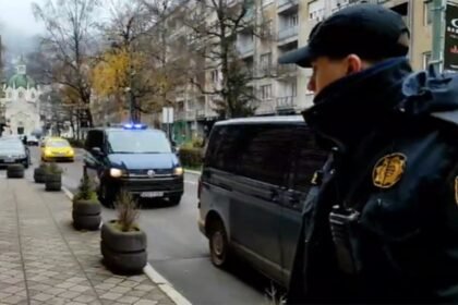 ‘SB’ NA LICU MJESTA: Jake policijske snage u Tužilaštvo KS sprovele dekana Ajanovića i inspektoricu Hakalović…
