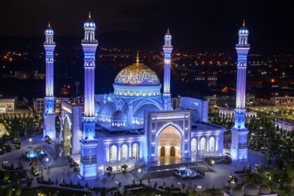 MONUMENTALNA GRAĐEVINA PRIMA 30.000 VJERNIKA: Ovo je čečenska džamija u Šaliju