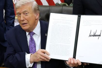 Trump planira zapaliti vatru američke državne regulative AI