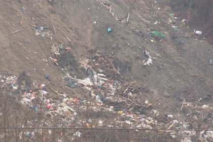 Kod Samobora ilegalni deponij otpada, mještani bezuspješno šalju prijave