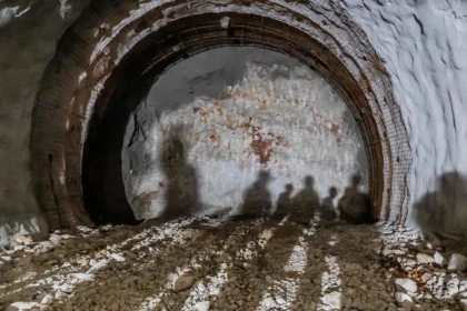 Probijena i lijeva tunelska cijev tunela Gladnjici