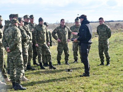 Ročnici na temeljnom vojnom osposobljavanju učit će upravljati FPV dronovima