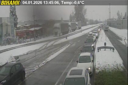 Kolone na izlazu iz BiH: Brod, Svilaj i Orašje “stoje” satima