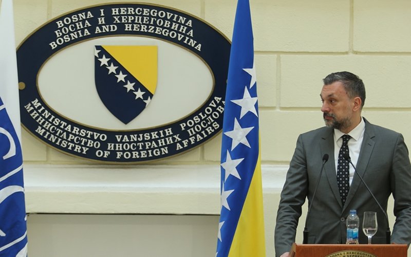 Konakovićevo ministarstvo na nove tepihe potrošilo 75.000 KM, za molersko-farbarske radove 80.000 KM