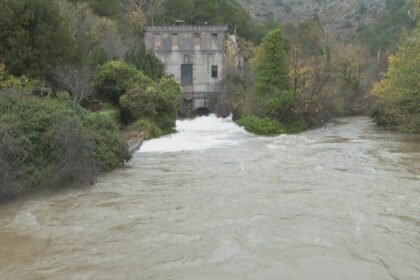 Rekordna razina rijeke zamutila pitku vodu: “Pijem vodu iz dućana. Ili vino. Ne miješam. U tom smislu sam Francuz”