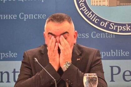 VANREDNO U BANJOJ LUCI: Neustavni premijer RS-a Savo Minić obraća se javnosti…