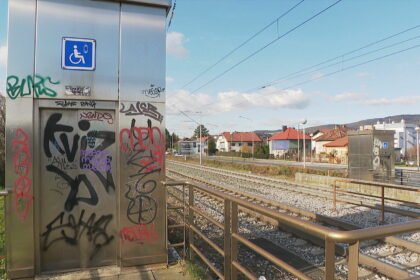 Demoliraju i uništavaju, otežavaju svakodnevicu građanima: “Manipulatori koriste mlade da ostvare svoje ciljeve”