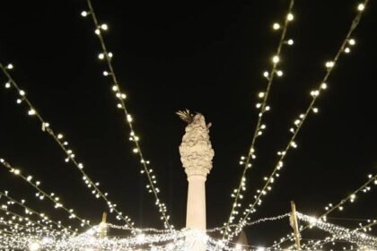 FOTO Pogledajte adventski ugođaj u Osijeku