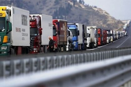 GUŽVE NA GRANICI SA HRVATSKOM: Satima se čeka na prelazak u teretnom saobraćaju, kako će tek biti za vrijeme blokada