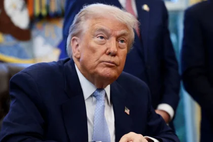 Bijela kuća brani Trumpa nakon što je novinarku nazvao “prasicom”