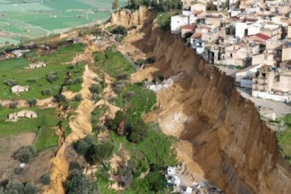Klizište “slomilo” grad na Siciliji, evakuisano više od 1.500