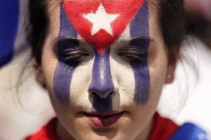 Kubanski paradni kovčezi i počasna vatra