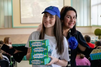 Hoše komerc donirao Osnovnoj školi „Amer Ćenanović“ vrijednu opremu