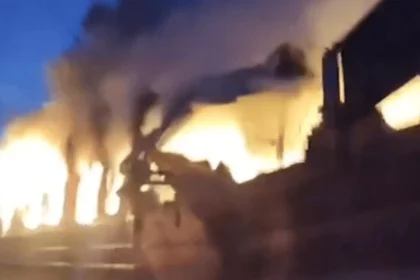 VIDEO Rusi dronom pogodili putnički vlak u Ukrajini! Najmanje je četvero mrtvih