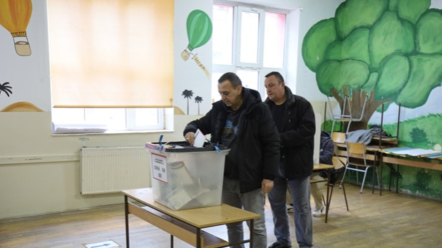 Prizren: Više od 100 ljudi uhapšeno zbog sumnje da su lažirali rezultate glasanja