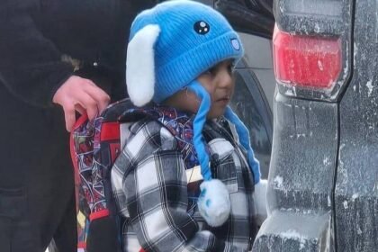 Agenti ICE-a priveli dječaka (5), sudac privremeno zaustavio deportaciju: ‘Još su u pritvoru’